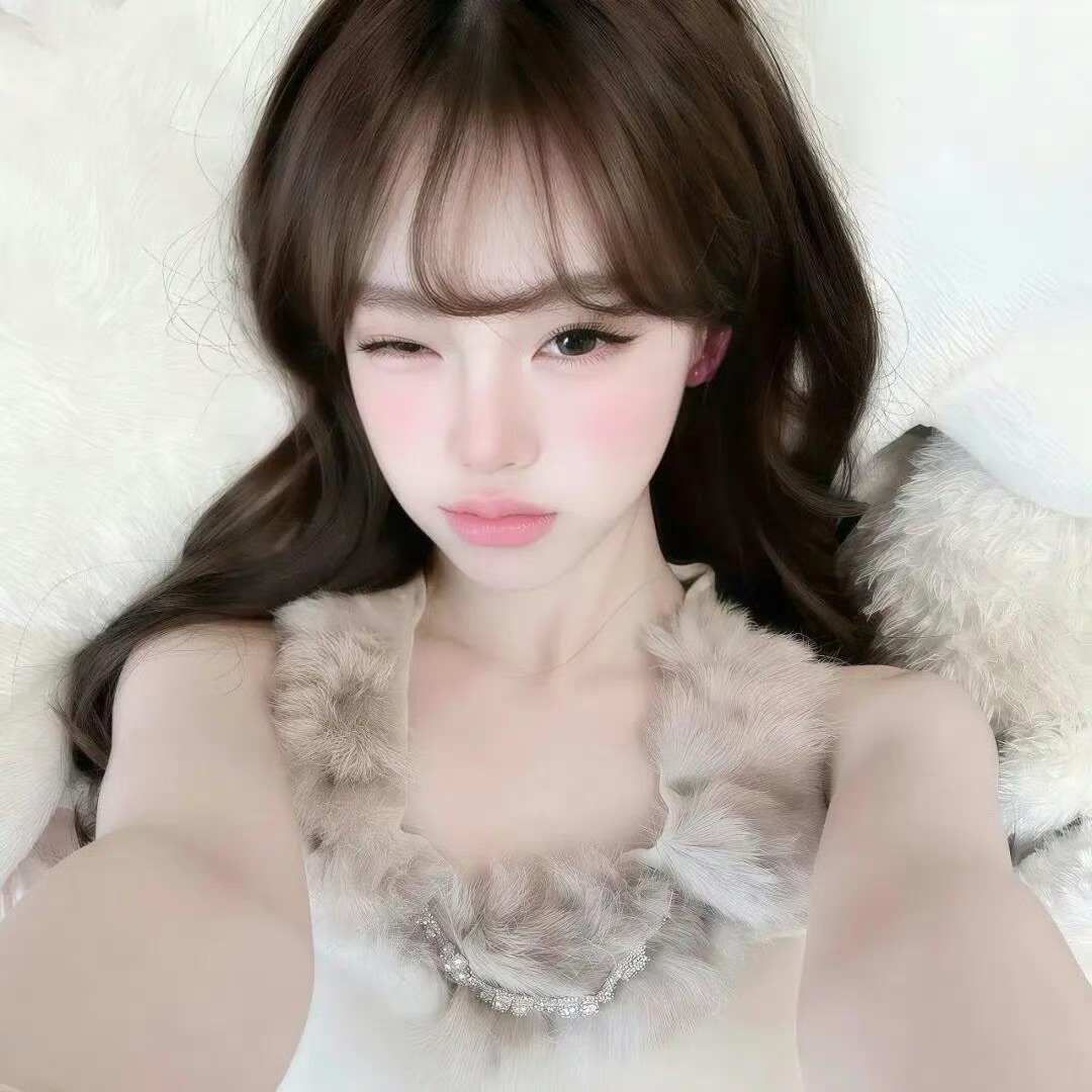 伴游女生陈新的资料