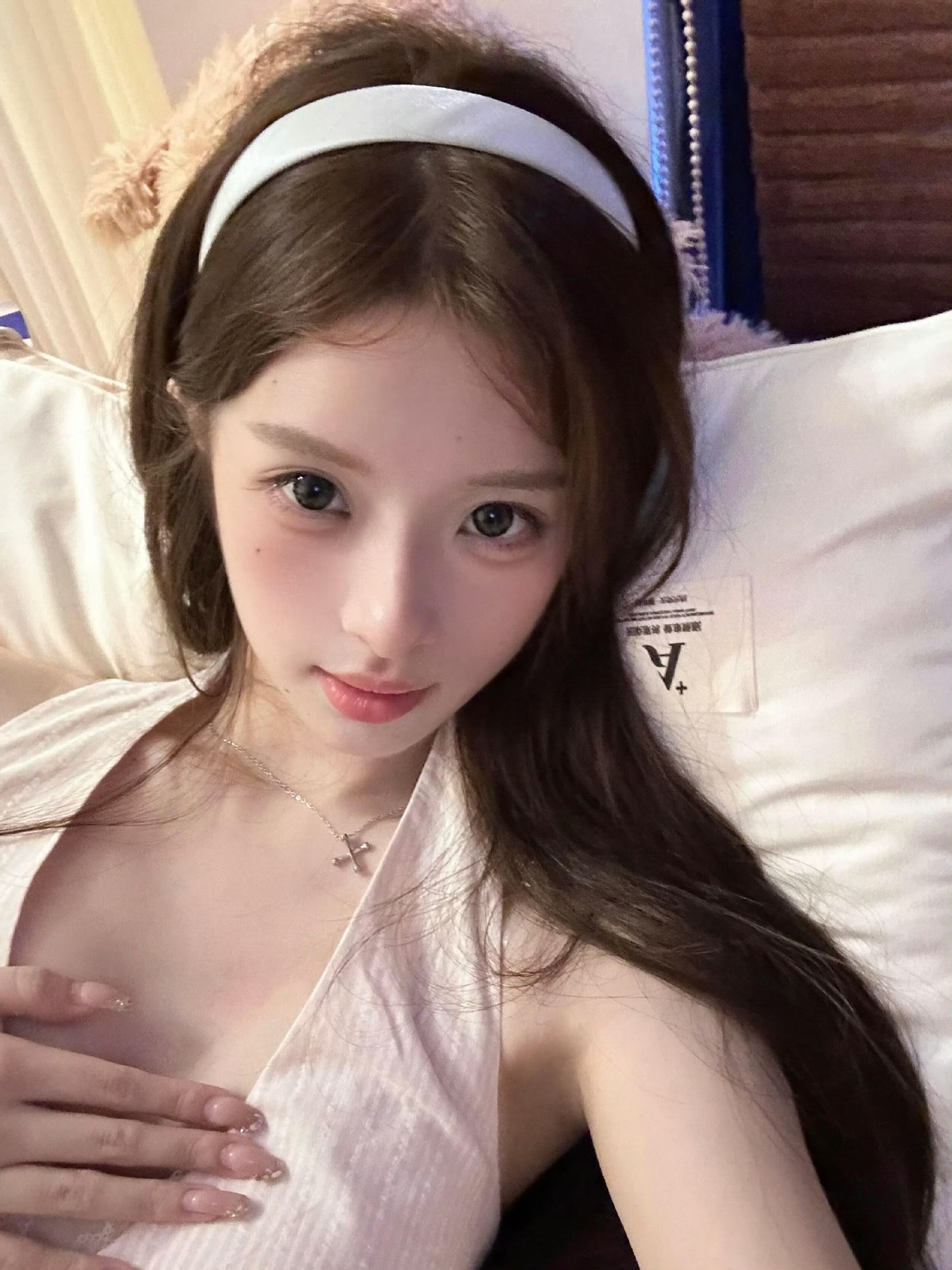 私人伴游女生周玥希的资料