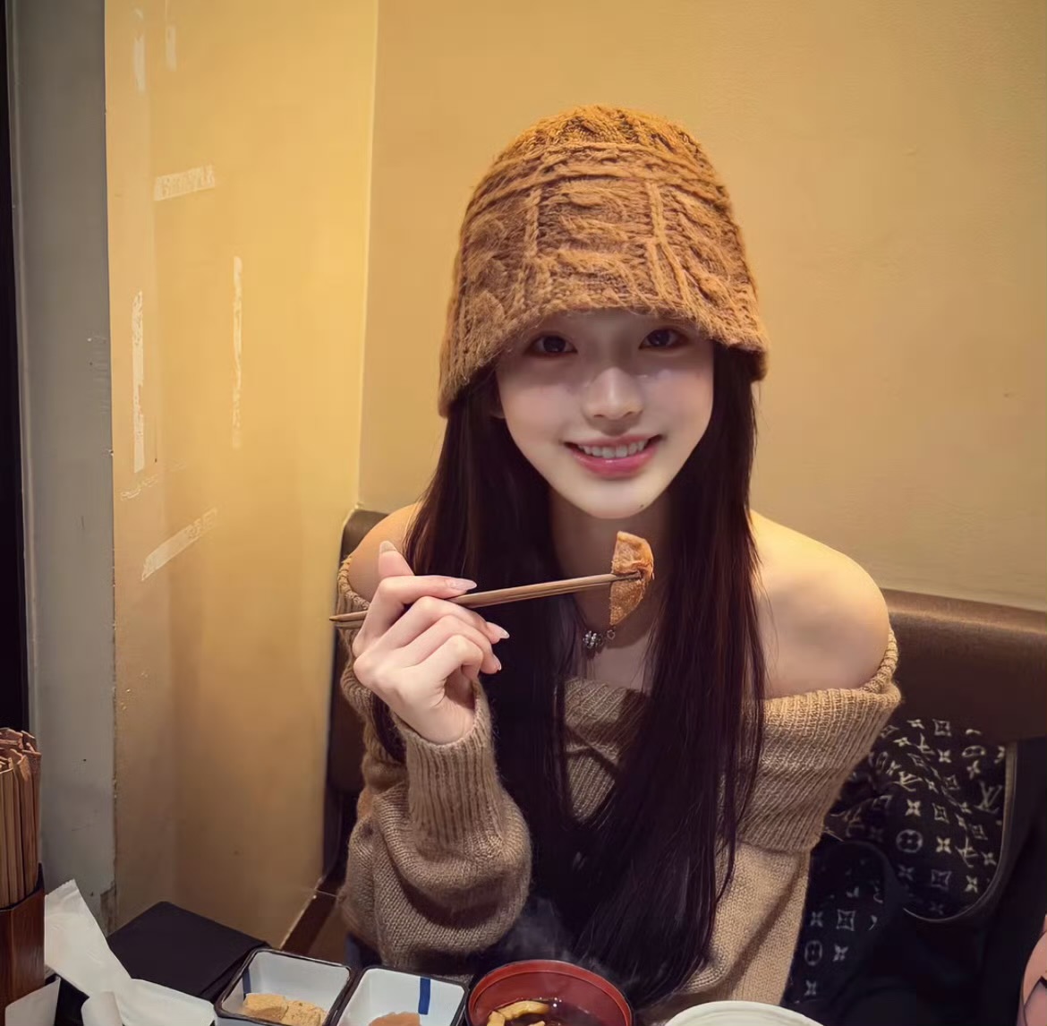伴游女生卓婉奕的资料
