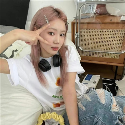 伴游女生彭雪瑶的资料