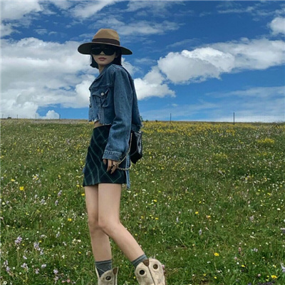 伴游女生涂痴的资料