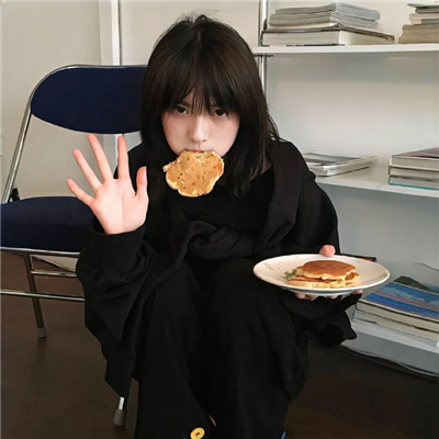 伴游女生于梅风的资料