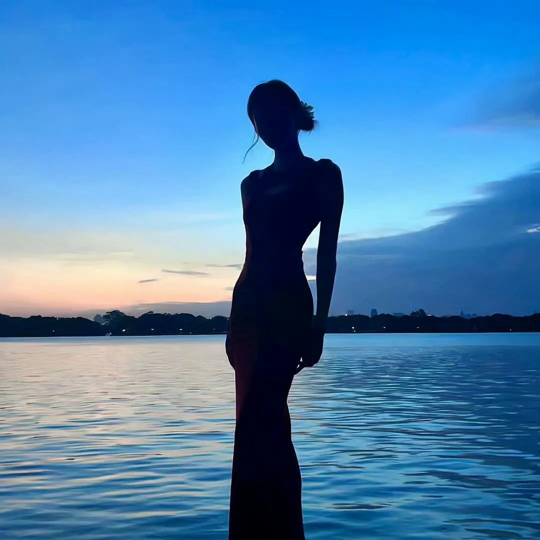 伴游女生沈向露的资料