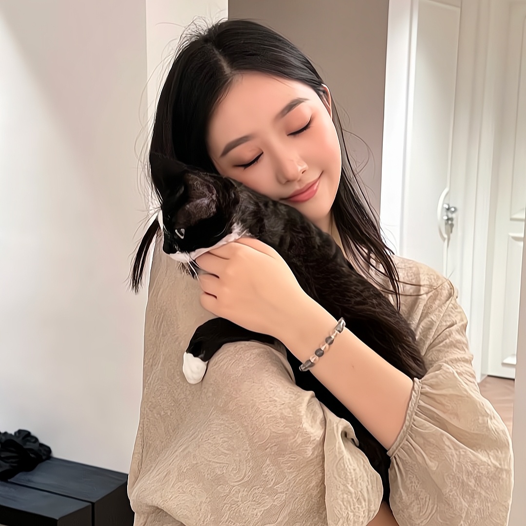 伴游女生含珊的资料