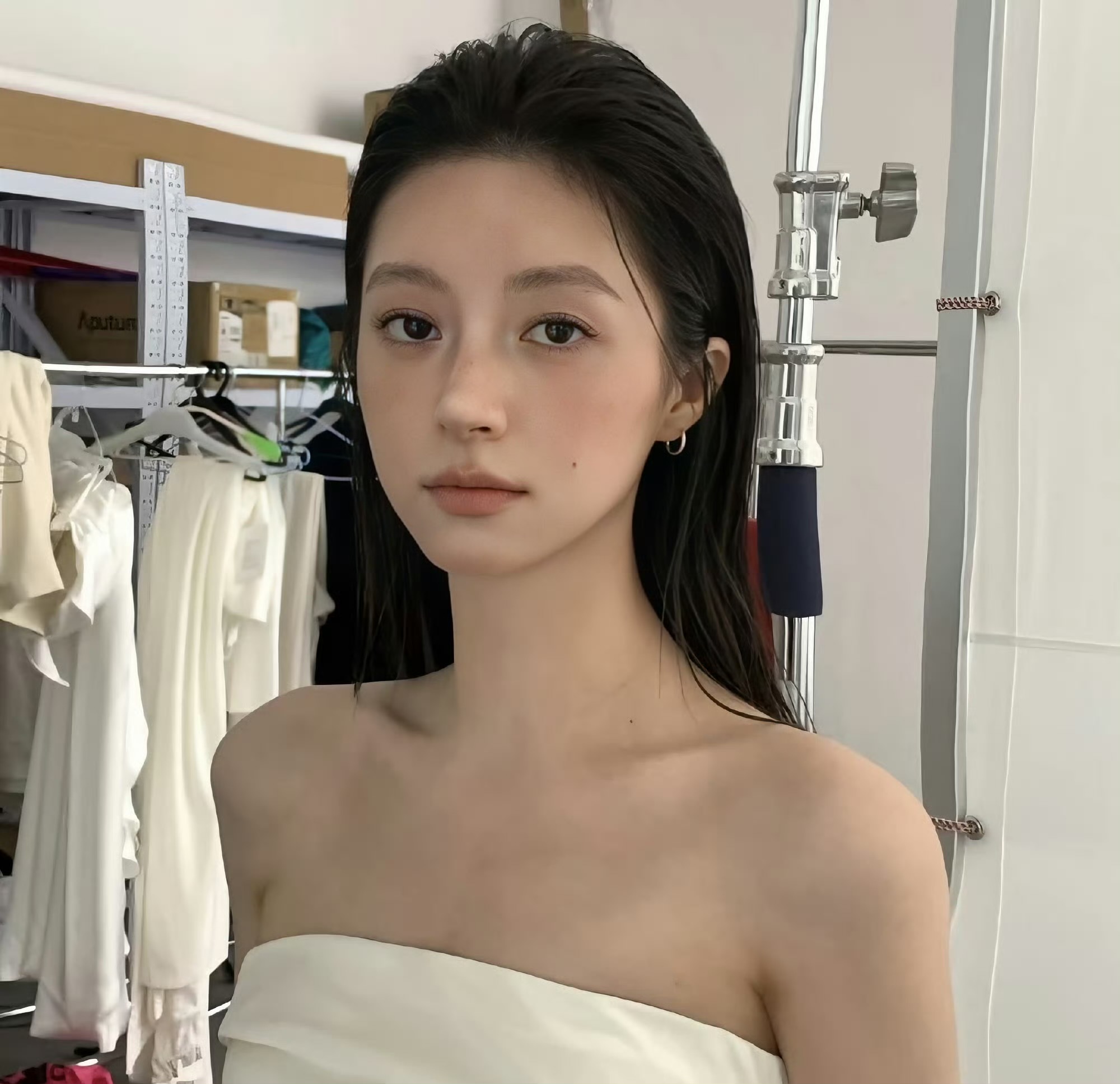 伴游女生娄岚岚的资料