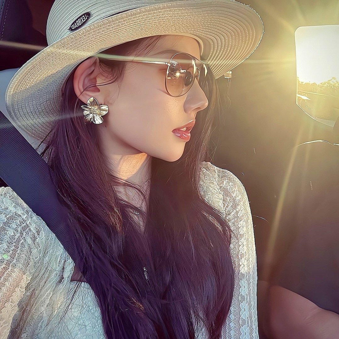 伴游女生盘觅露的资料