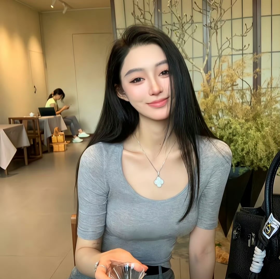 伴游女生晚余的资料