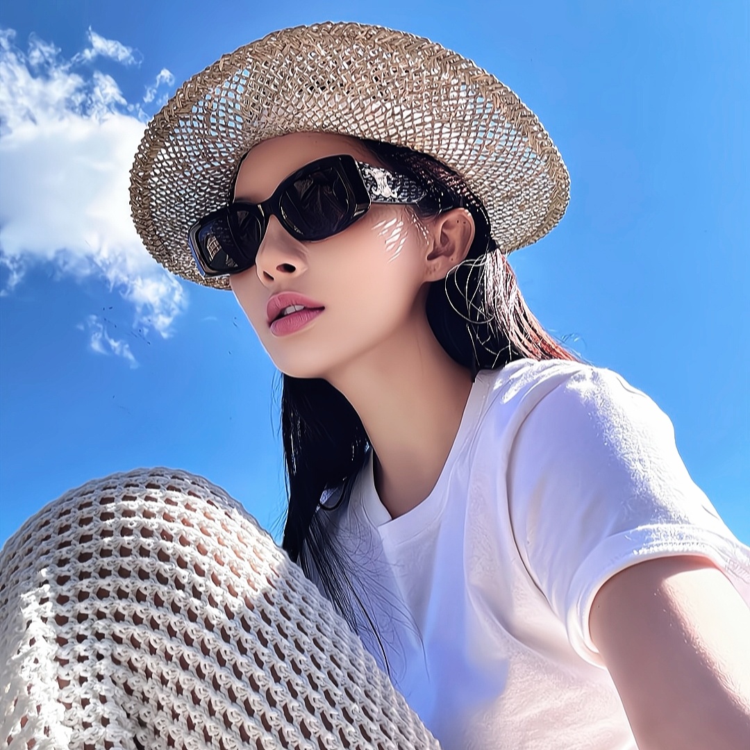 伴游女生周云霓的资料