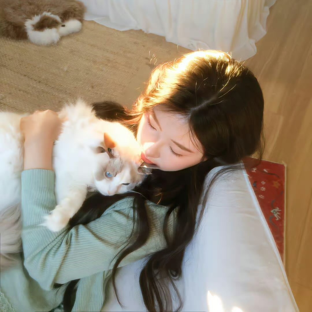 伴游女生康静荷的资料