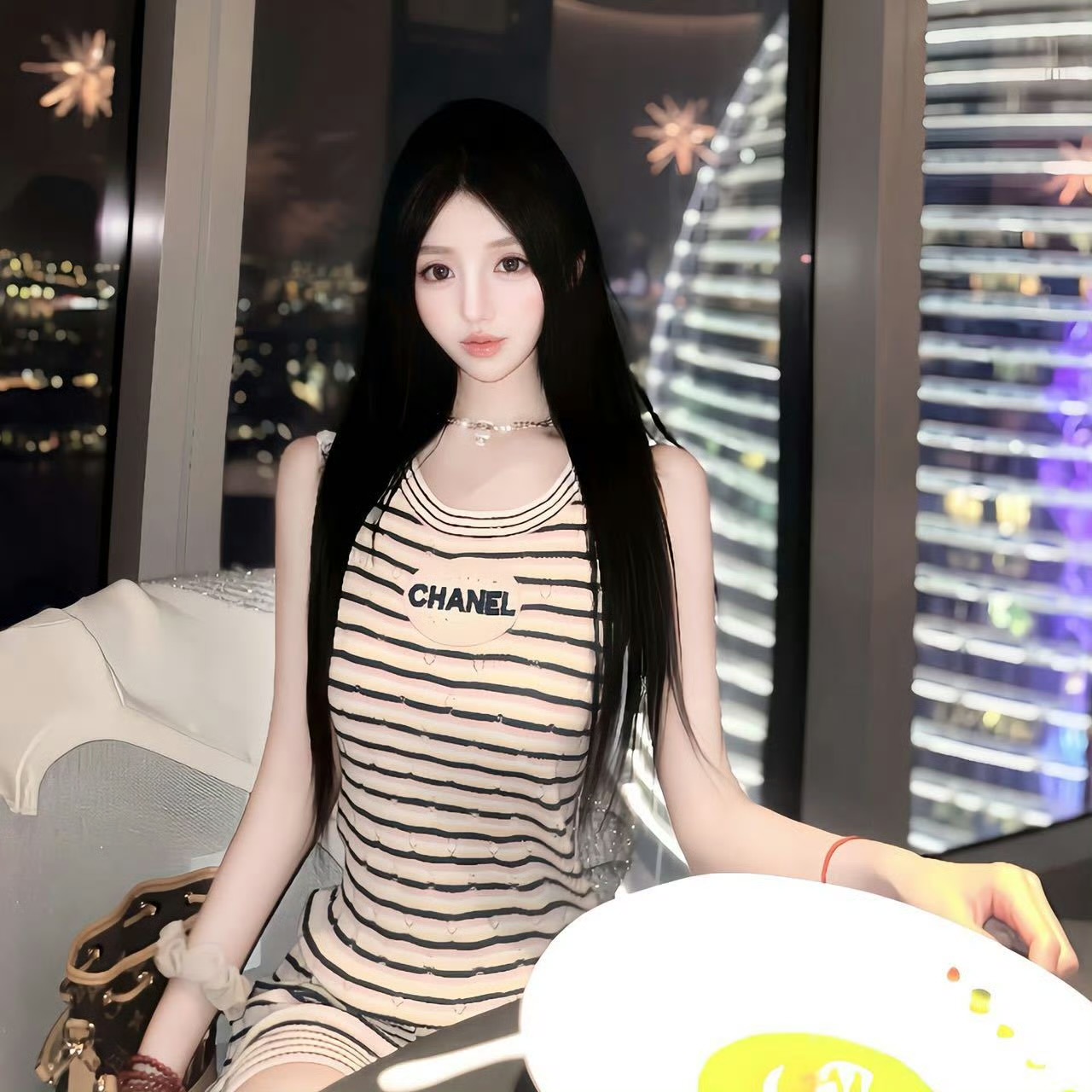 伴游女生程英的资料