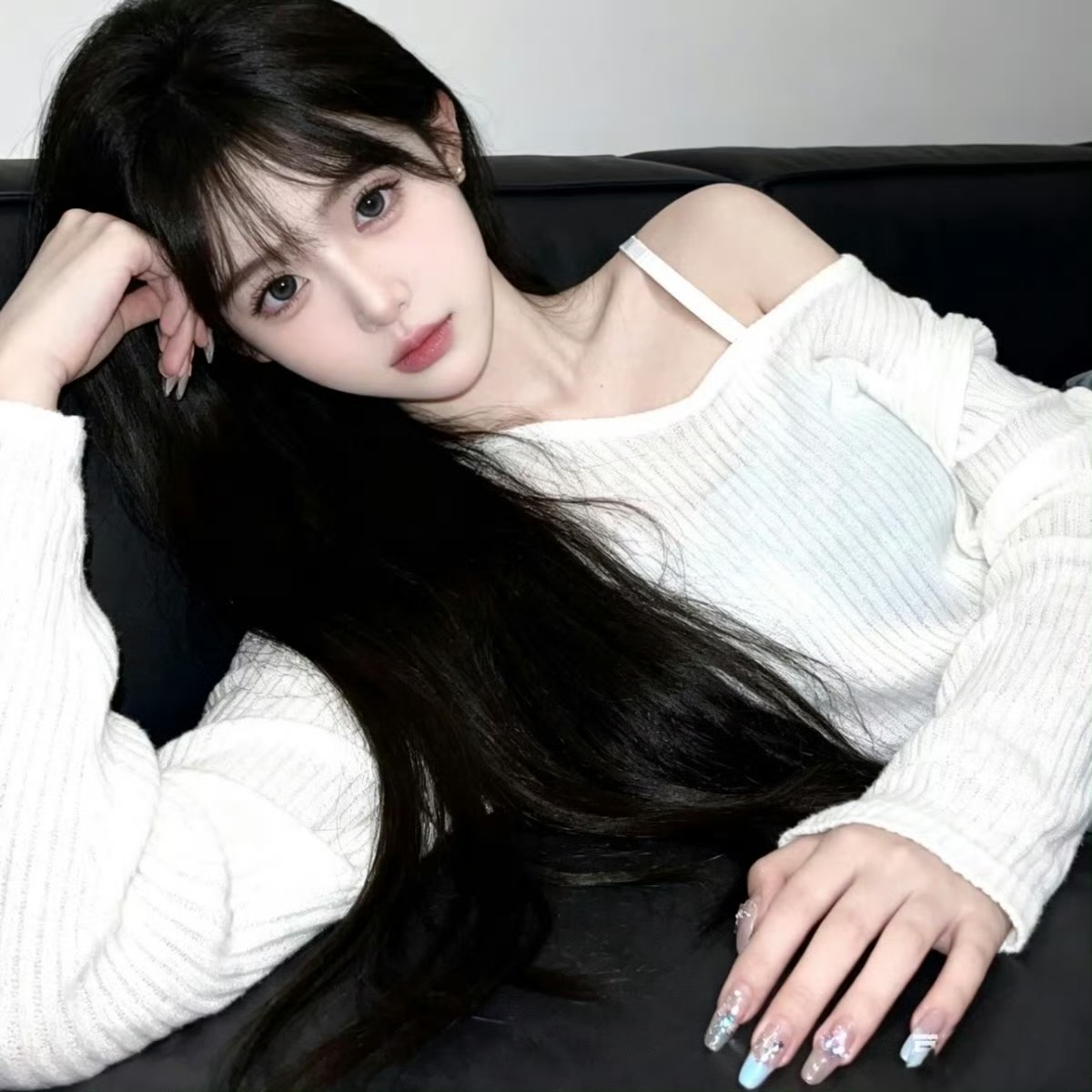 伴游女生上官雨桐的资料