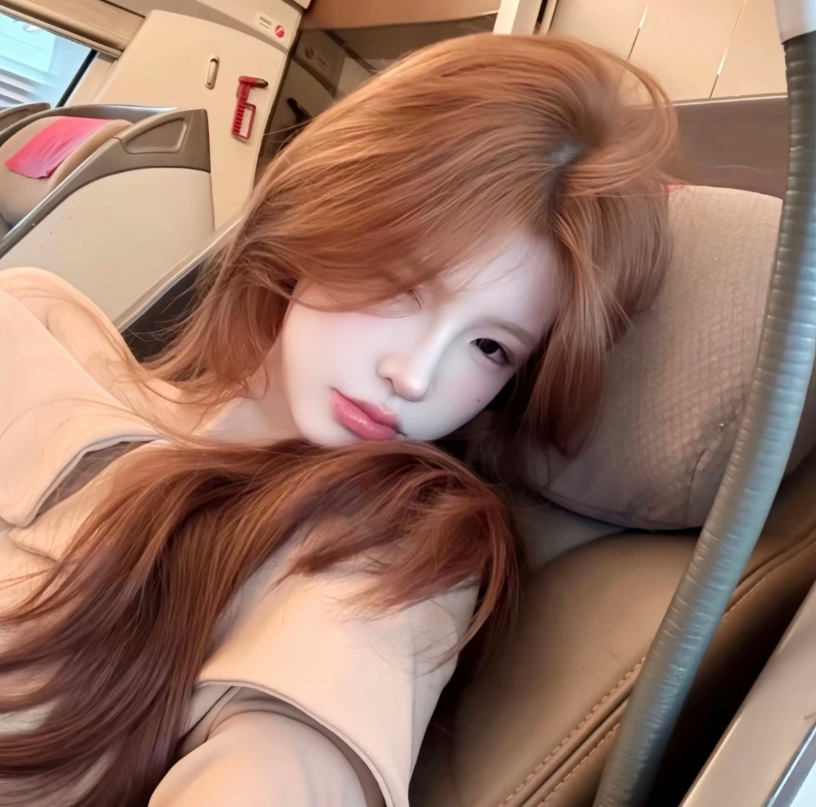 伴游女生曾雨琼的资料