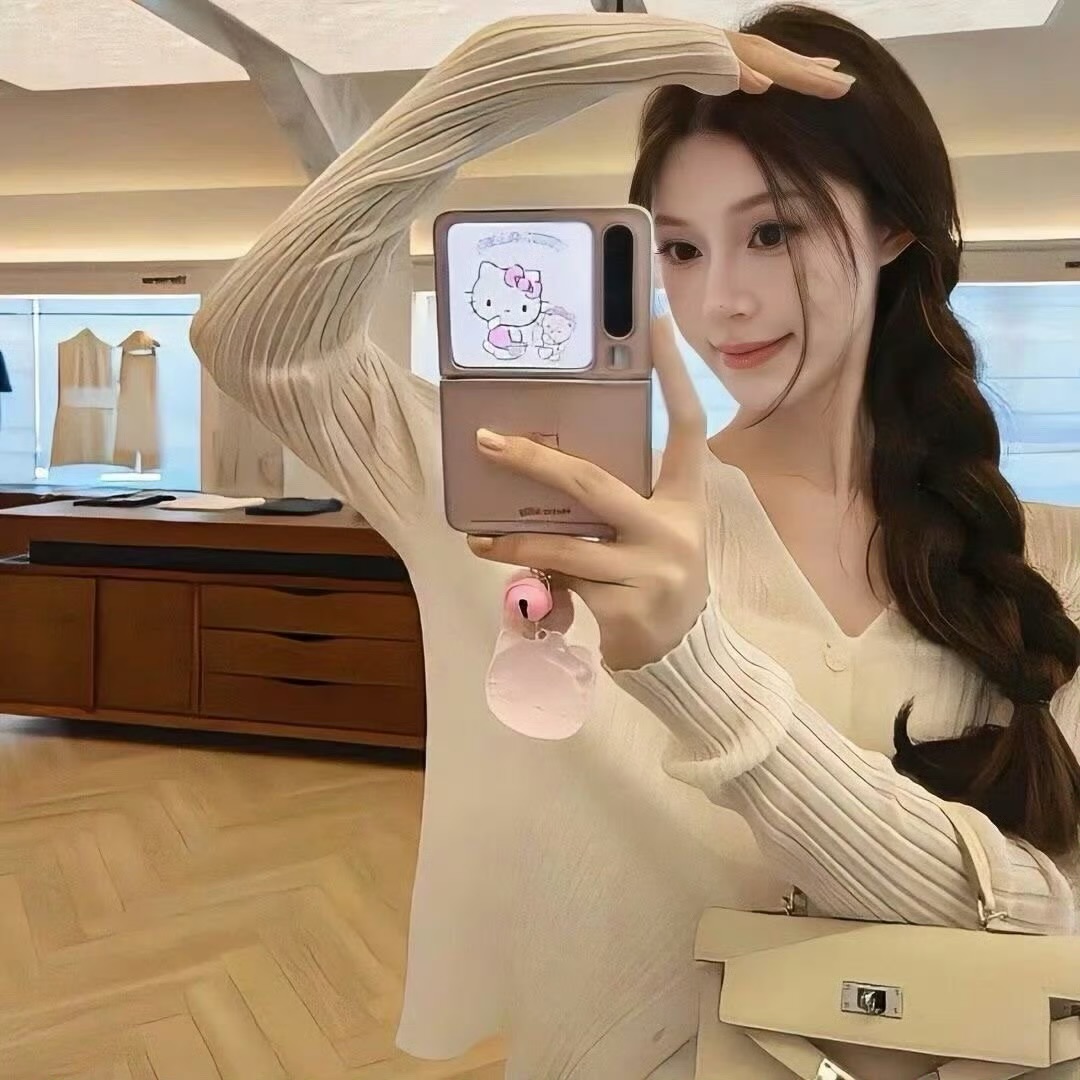 伴游女生东方明镜的资料