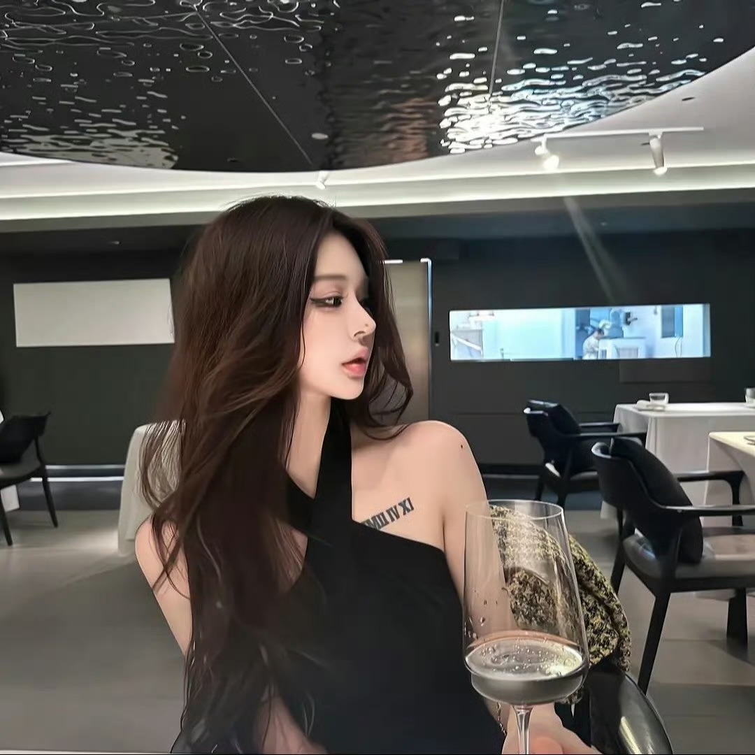 伴游女生慕容云歌的资料