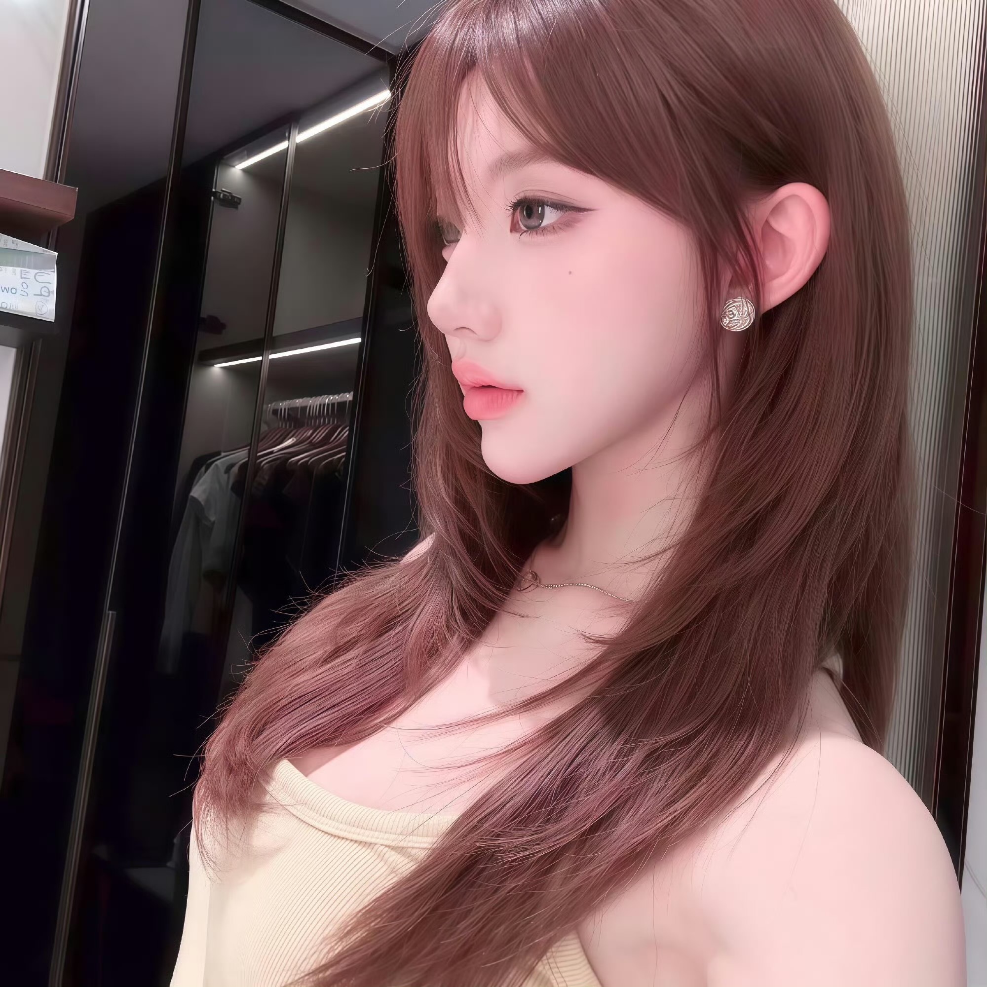 伴游女生邹芝莎的资料