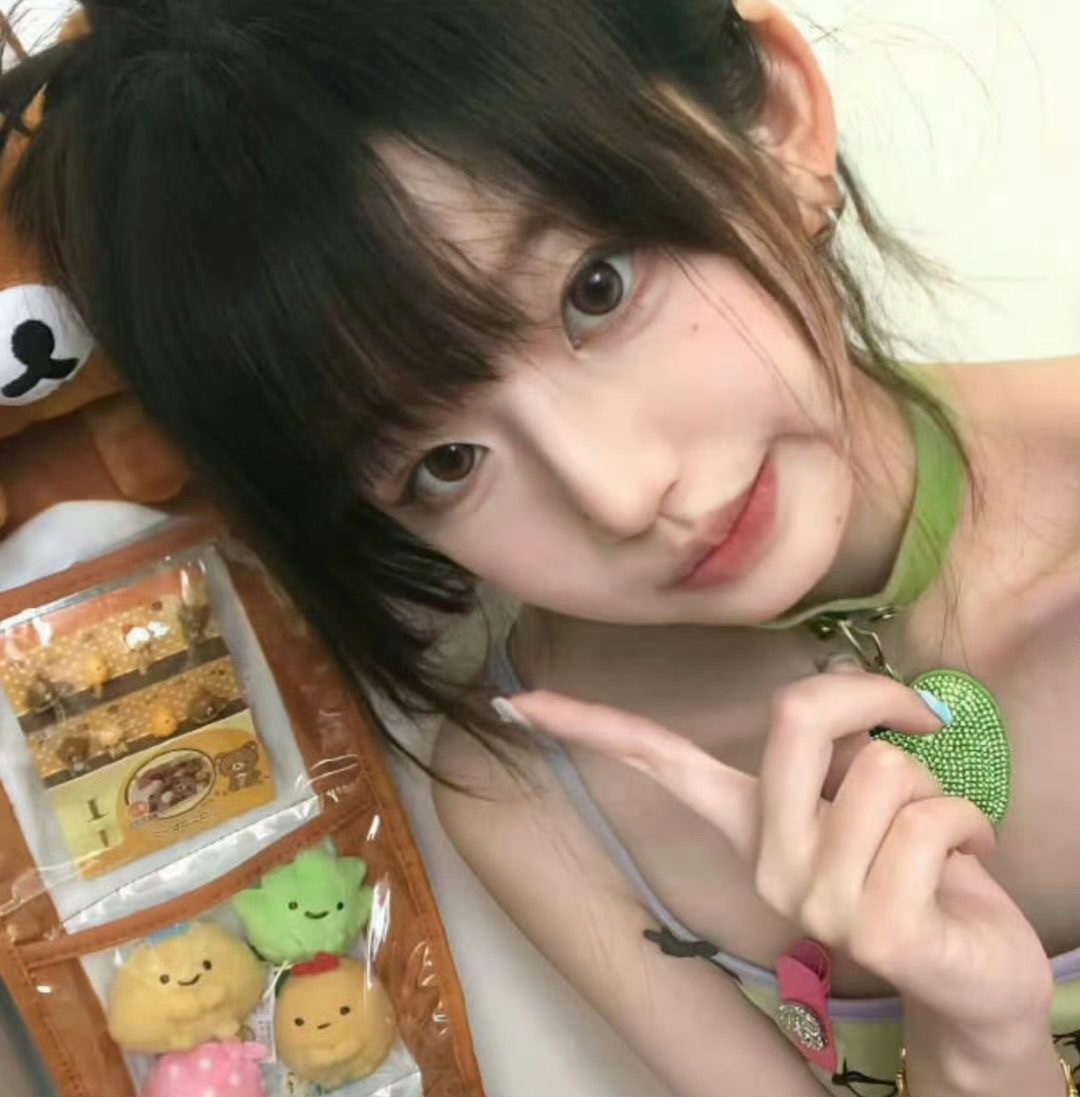 伴游女生郑朵朵的资料