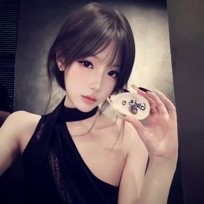 伴游女生陈雅奚的资料