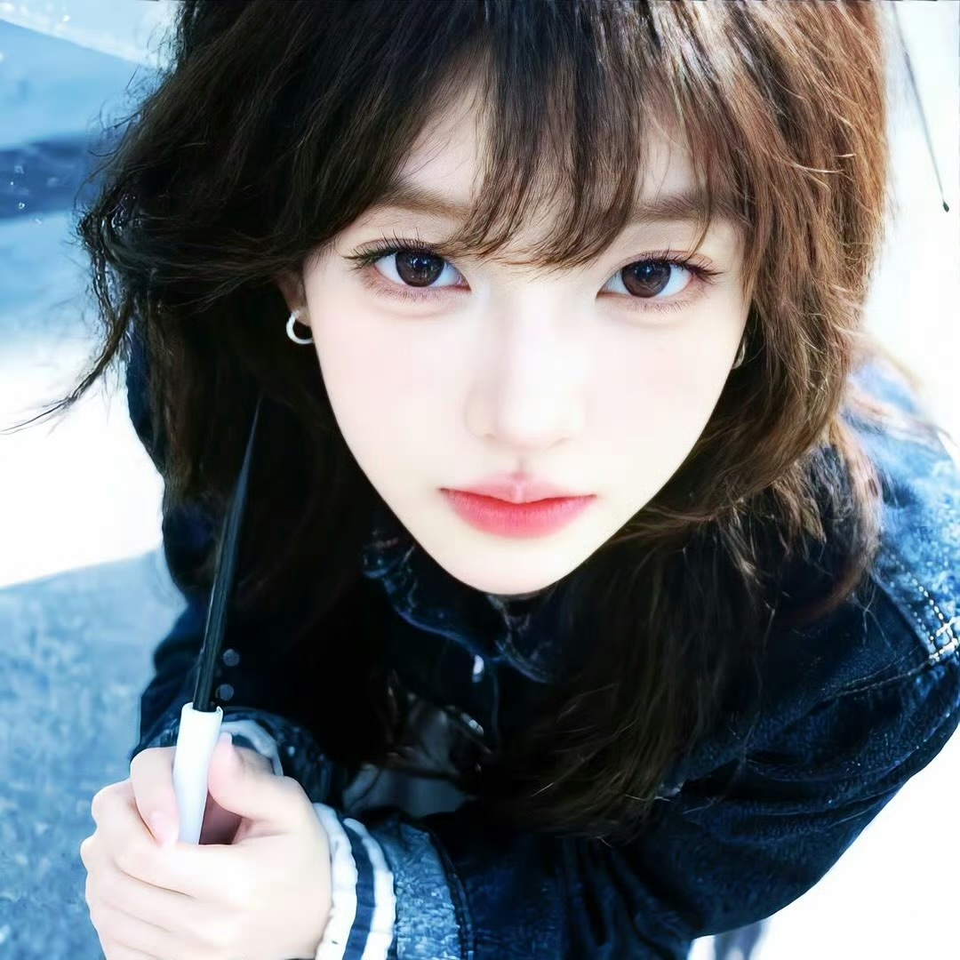 伴游女生陈薇的资料