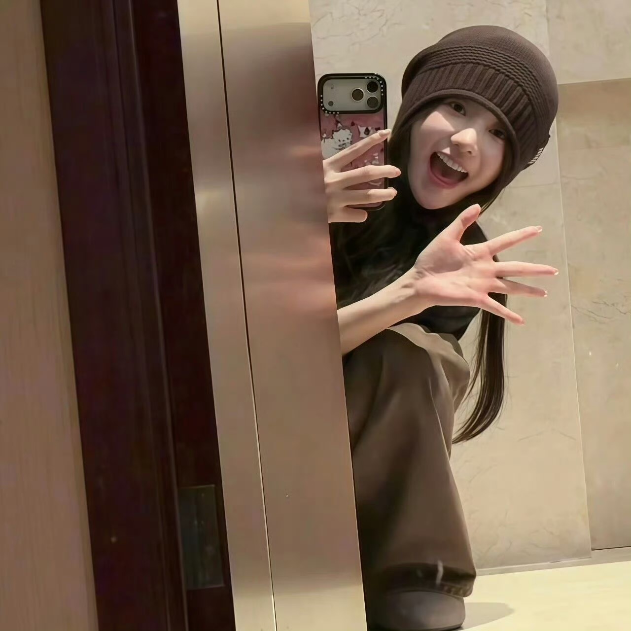 伴游女生周雨寻的资料