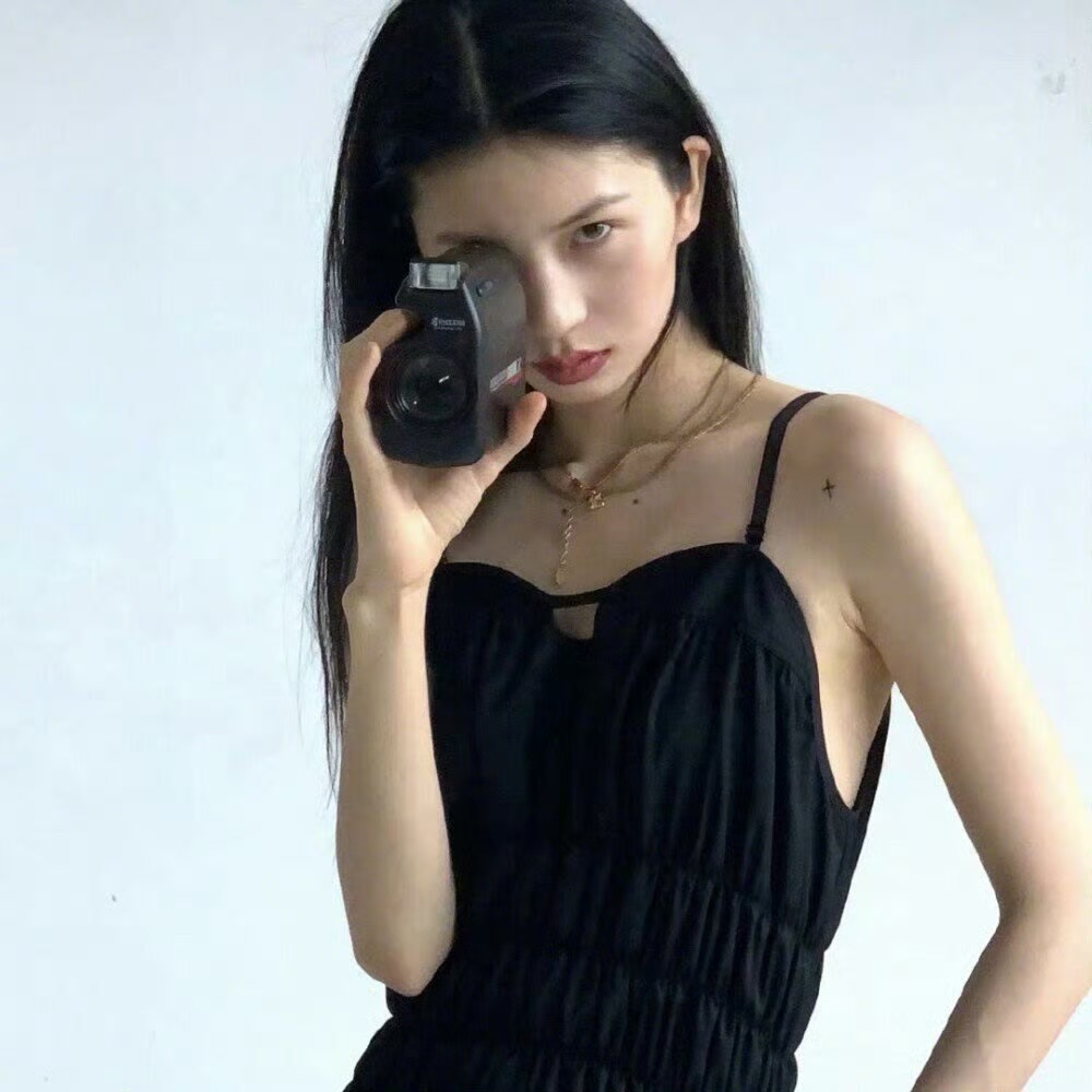 伴游女生许清荷的资料