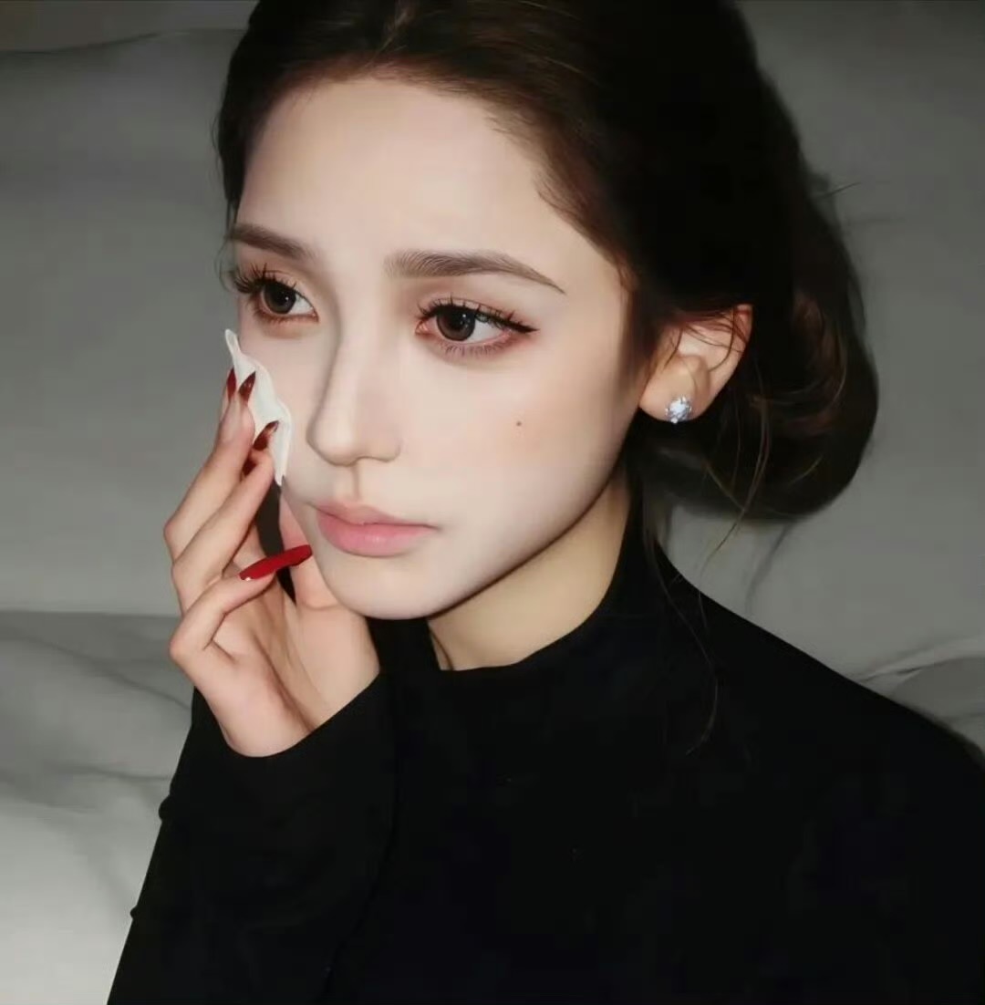 伴游女生上官云舒的资料