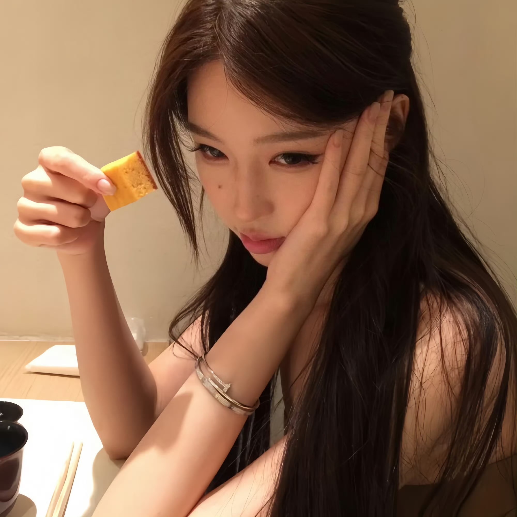 伴游女生韩知夏的资料