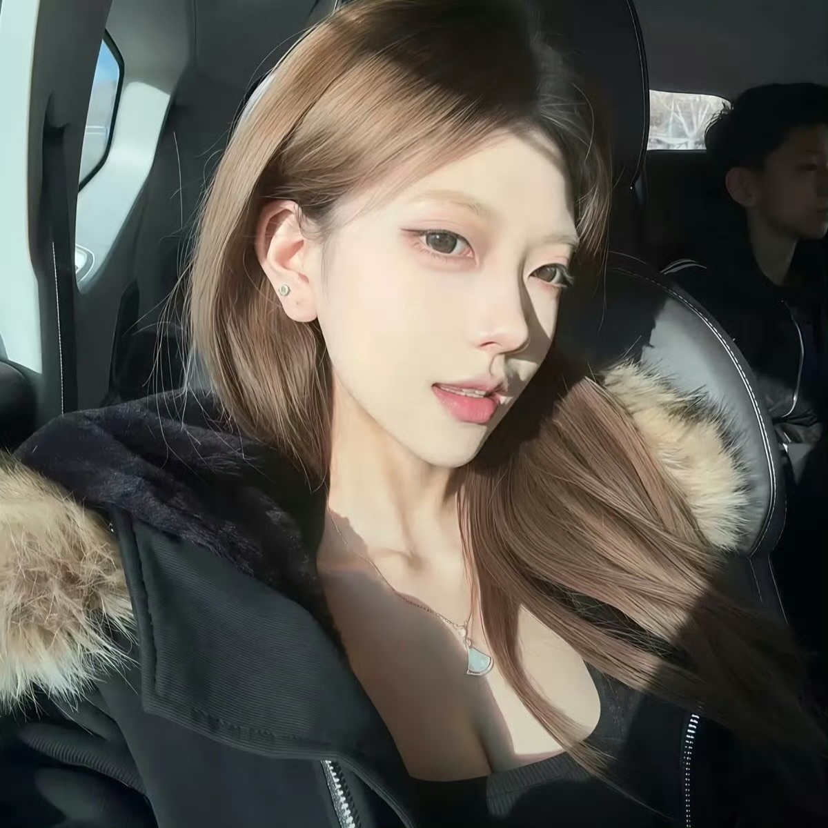 伴游女生于清的资料