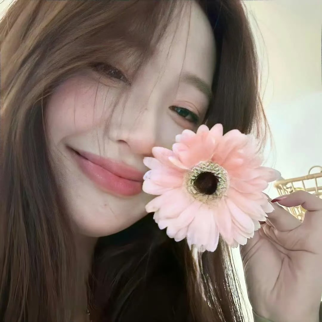 伴游女生方舒瑶的资料