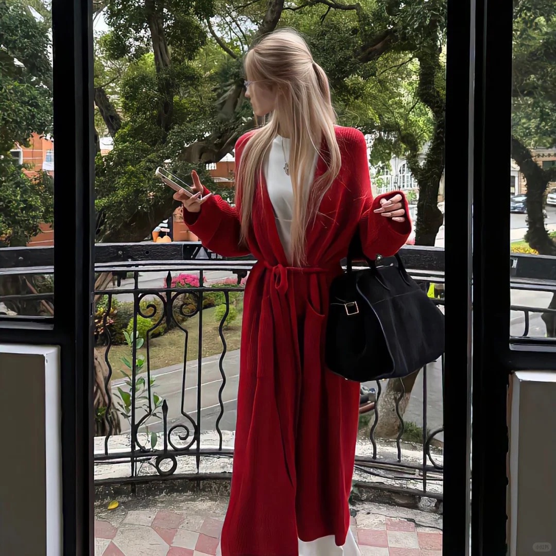 伴游女生徐知的资料