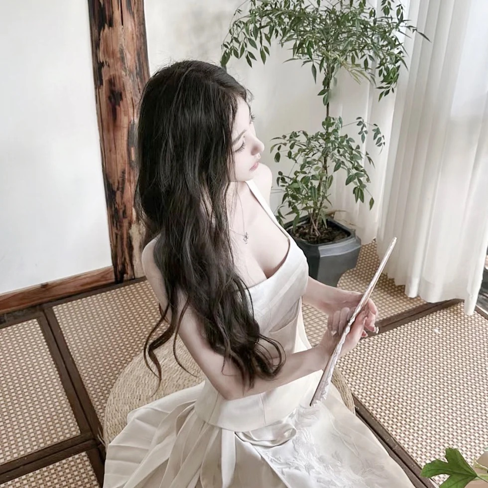 商务伴游女生唐果儿的资料